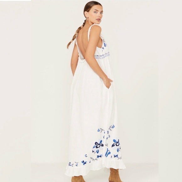 Free People White Maxi Magda Dress with Blue Floral Embroidery /Large/ Excellent - Picture 4 of 13